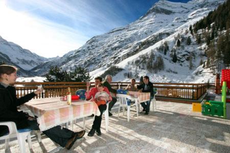 Hotel Garni Les Bouquetins Циналь Экстерьер фото